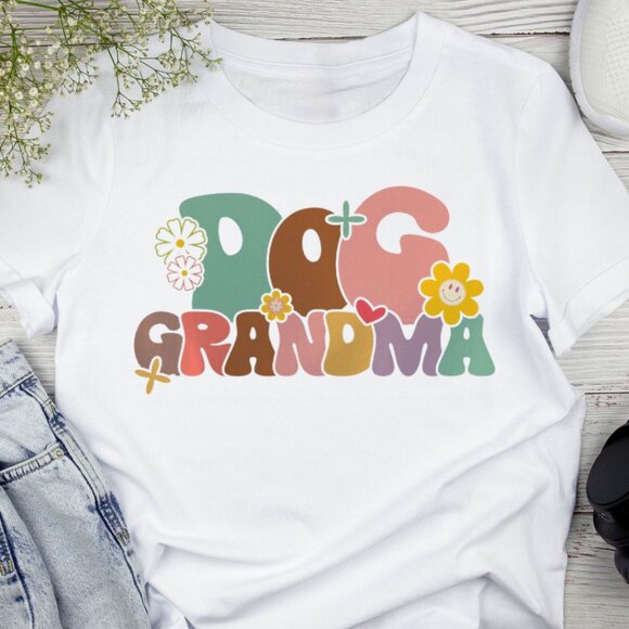 Best Dog Grandma Ever T-Shirt, Cute Gift For Dog Lovers, Mother's Day Shirt - Picture 1 of 5